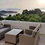 Holiday home με υπέροχη θέα Porto Cheli Luxury Kounoupisea
