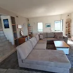 με υπέροχη θέα Porto Cheli Luxury Kounoupisea