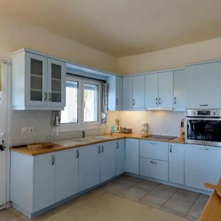 με υπέροχη θέα Porto Cheli Luxury Kounoupisea Дом отдыха