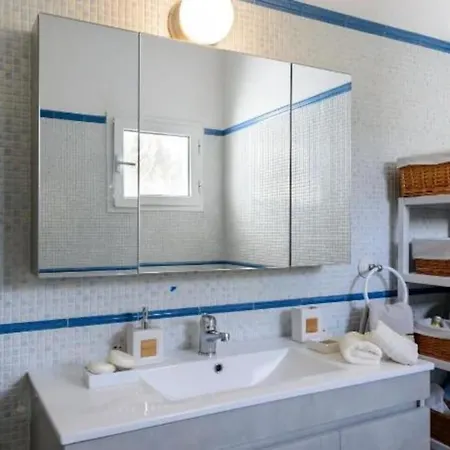 Дом отдыха με υπέροχη θέα Porto Cheli Luxury Kounoupisea