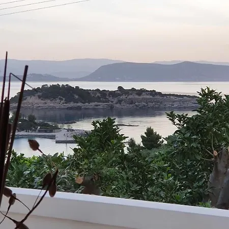 Дом отдыха με υπέροχη θέα Porto Cheli Luxury Kounoupisea