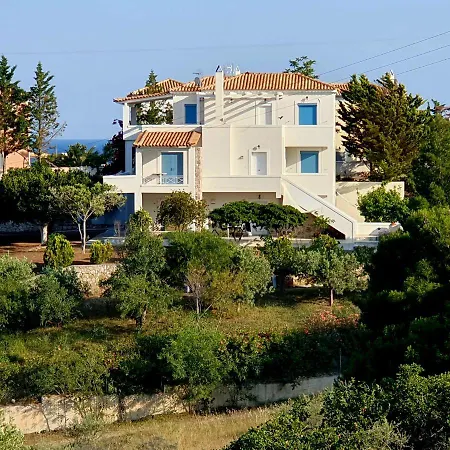 με υπέροχη θέα Porto Cheli Luxury Kounoupisea *