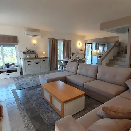 με υπέροχη θέα Porto Cheli Luxury Kounoupisea Дом отдыха