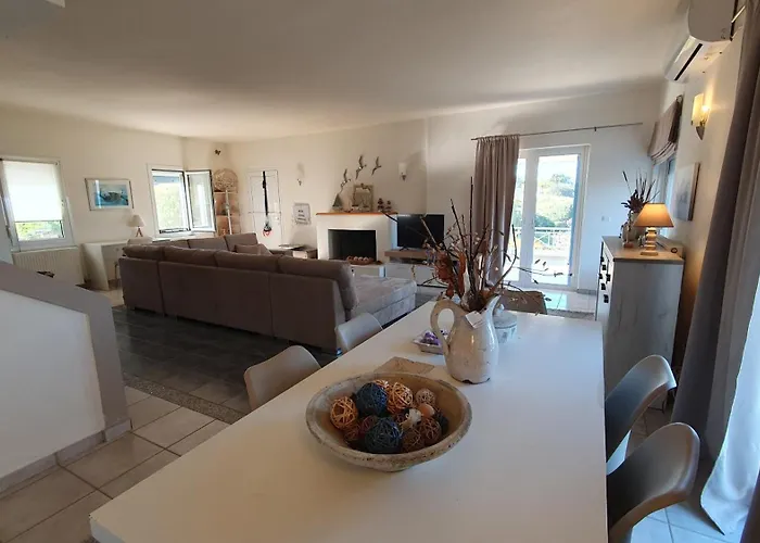 με υπέροχη θέα Porto Cheli Luxury Kounoupisea Aghios Emilianos (Peloponnese)